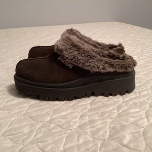 Skechers Shindigs Fortress Suede Faux Fur Mules Ladies Size 6.5 Brown